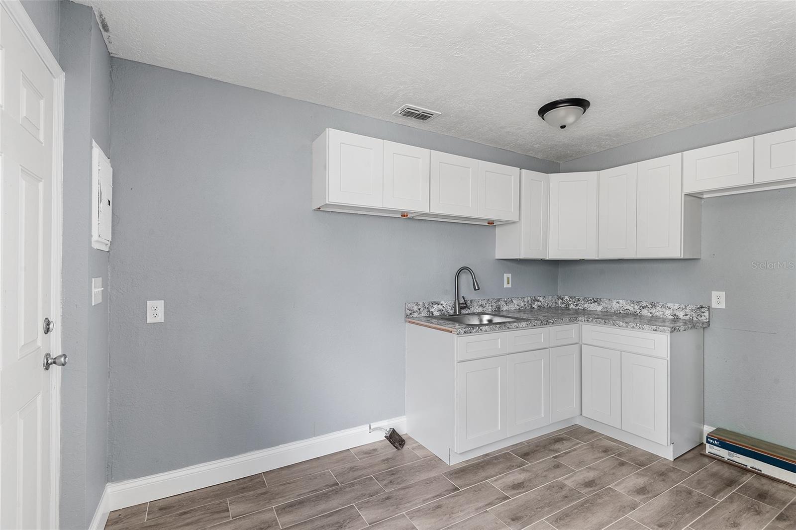 122 S GARFIELD AVE, DELAND, FL, 32724