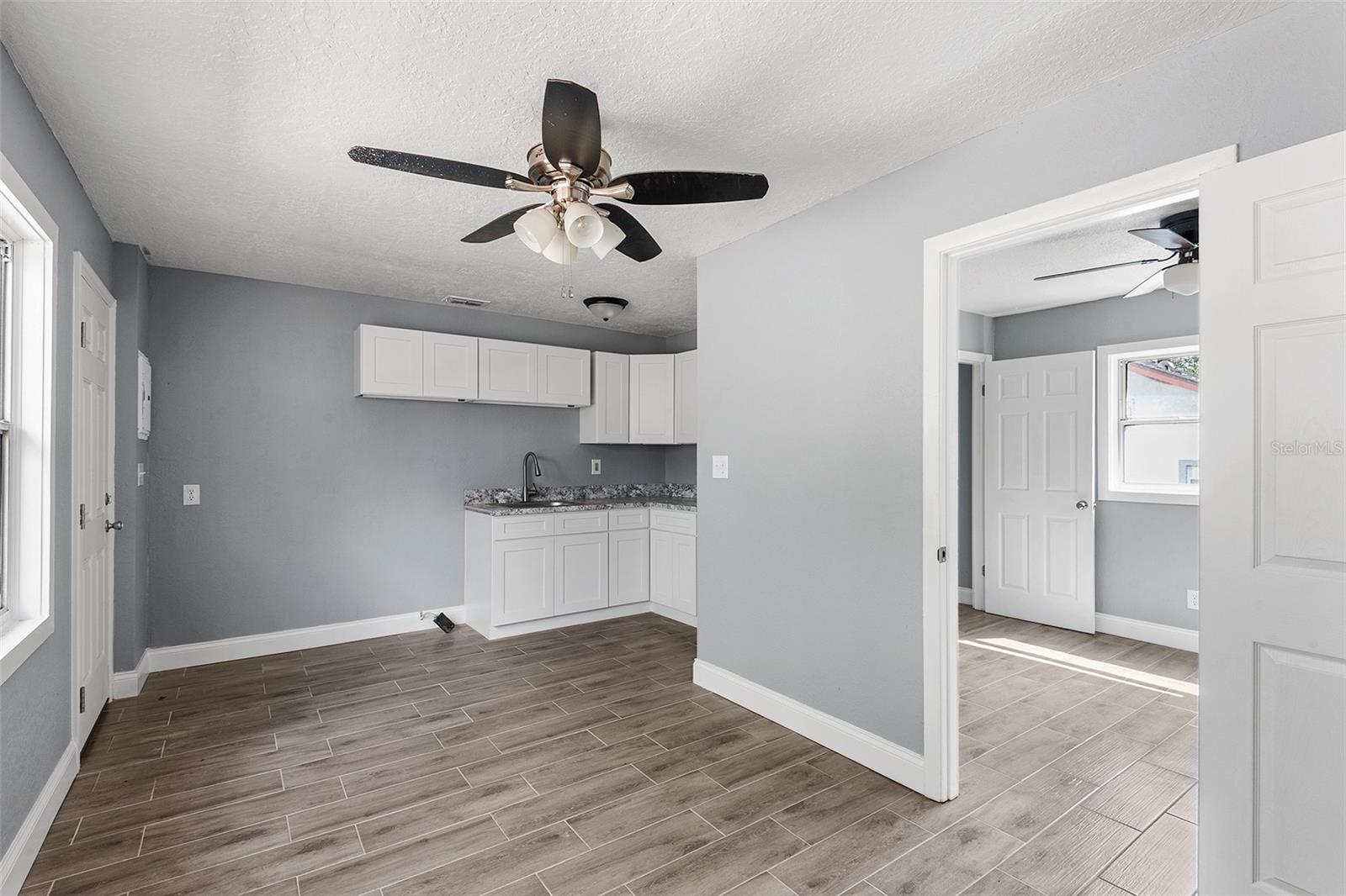 122 S GARFIELD AVE, DELAND, FL, 32724