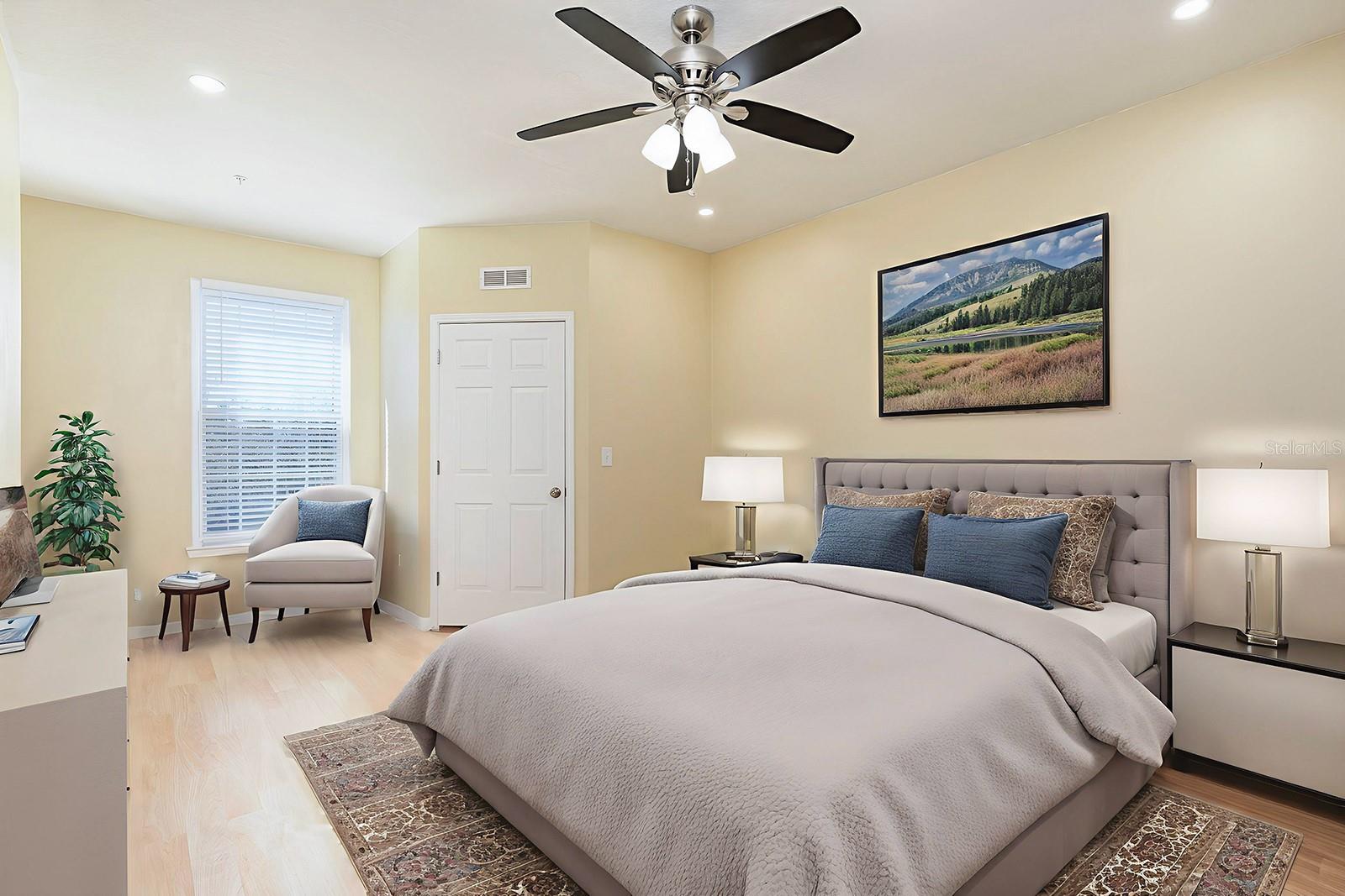 2015 RESTON RD #2208, ORLANDO, FL, 32837