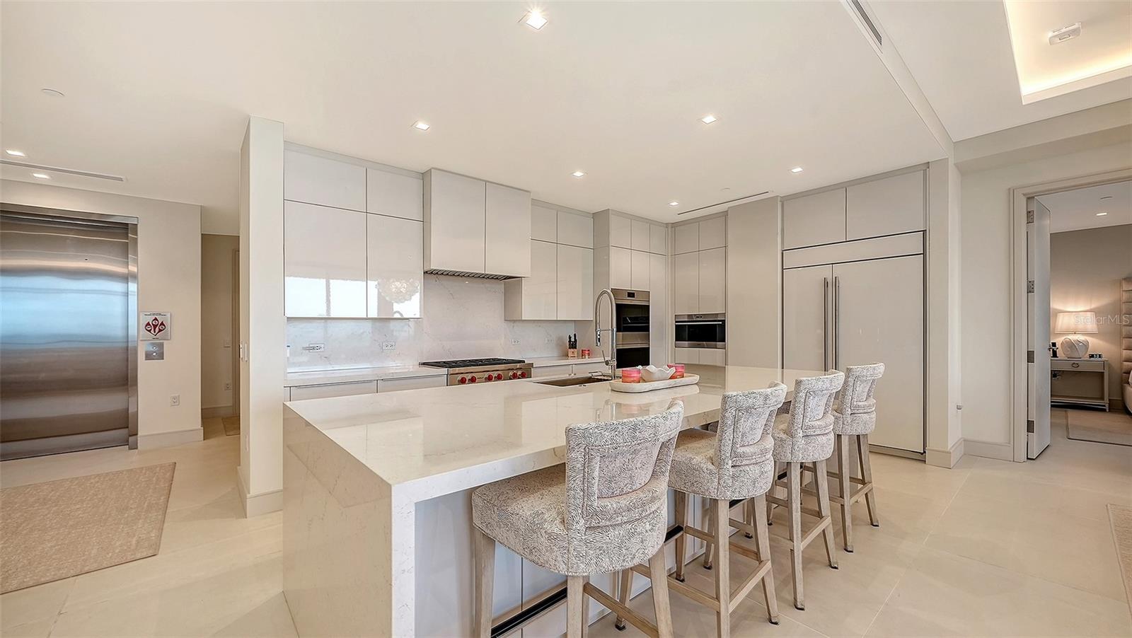 1581 GULF OF MEXICO DR #406, LONGBOAT KEY, FL, 34228