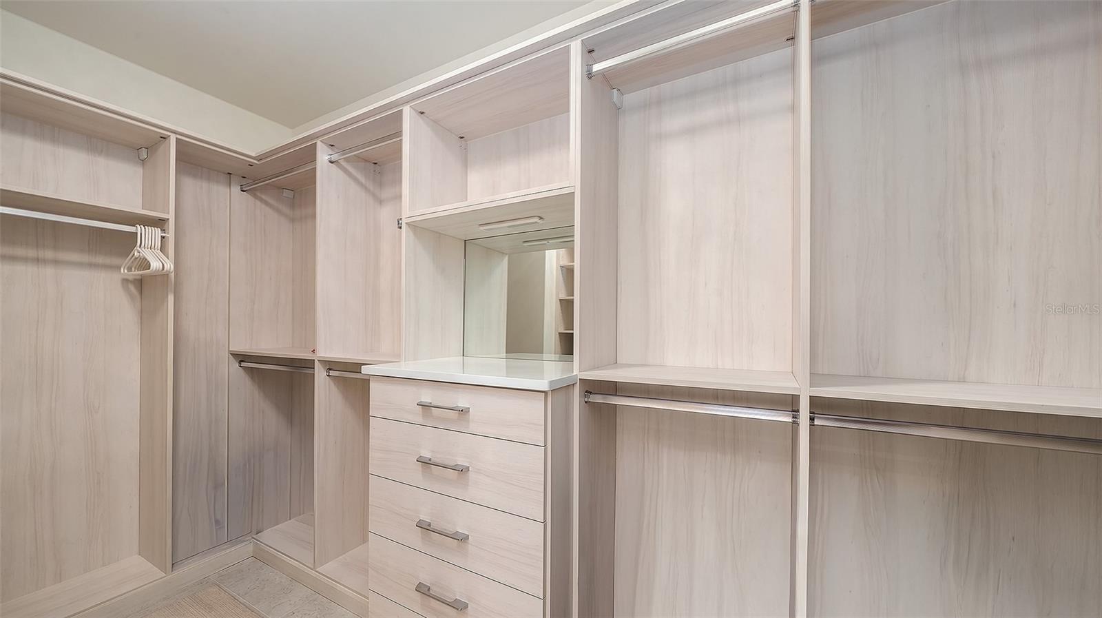1581 GULF OF MEXICO DR #406, LONGBOAT KEY, FL, 34228