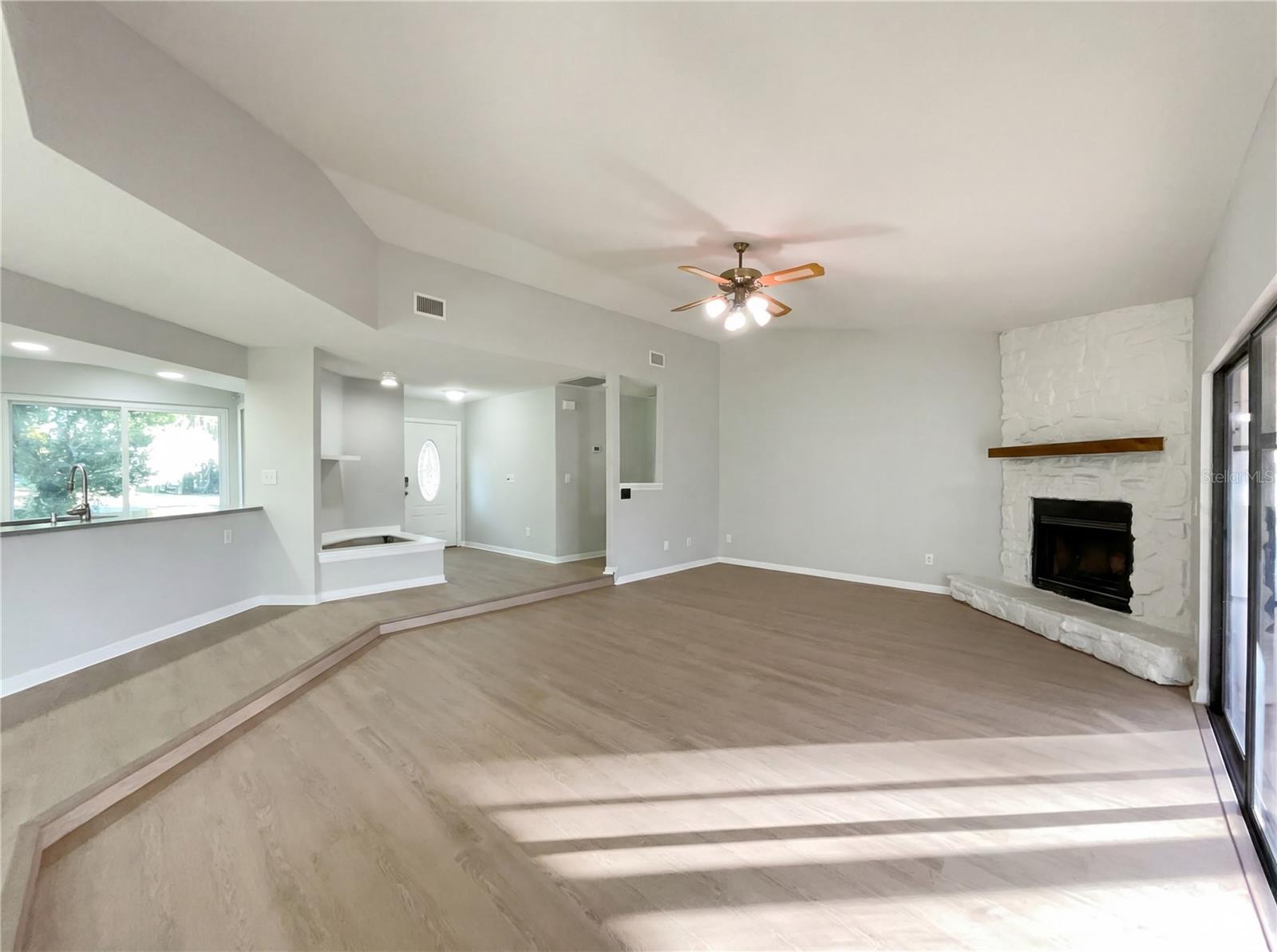 1562 AMY CIR, DELTONA, FL, 32738