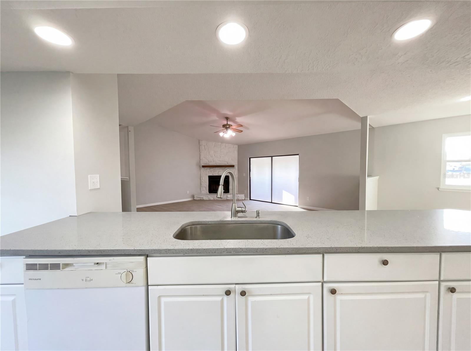 1562 AMY CIR, DELTONA, FL, 32738