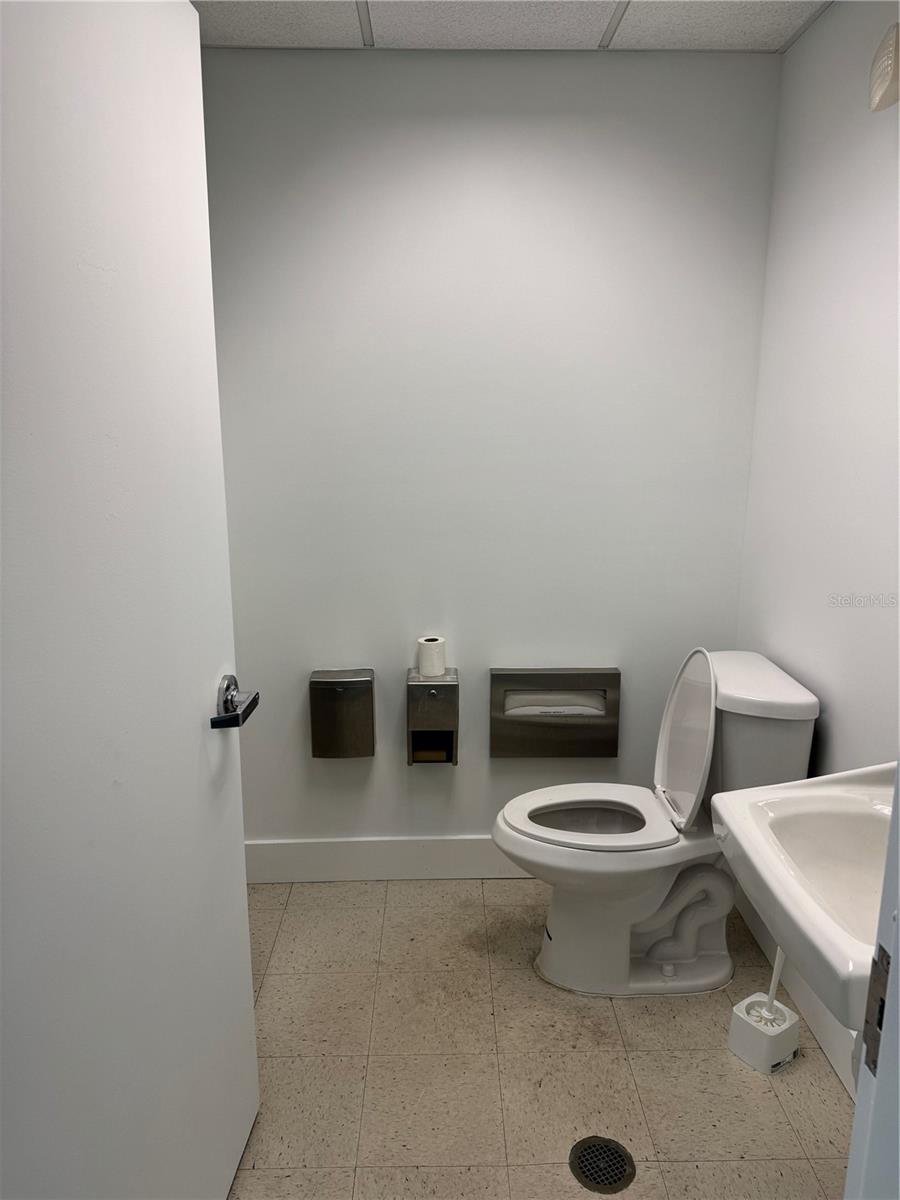 3250 SE FEDERAL HWY, STUART, FL, 34997