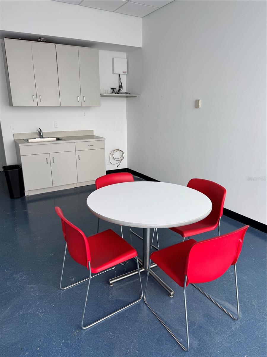 3250 SE FEDERAL HWY, STUART, FL, 34997