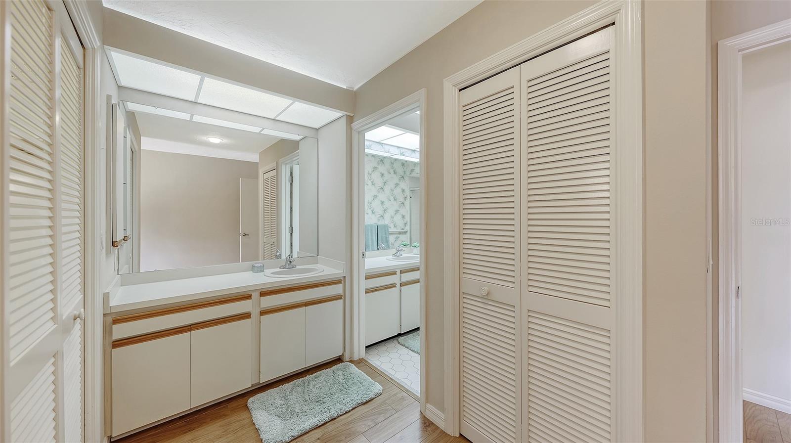 3864 WILSHIRE CIR W #106, SARASOTA, FL, 34238