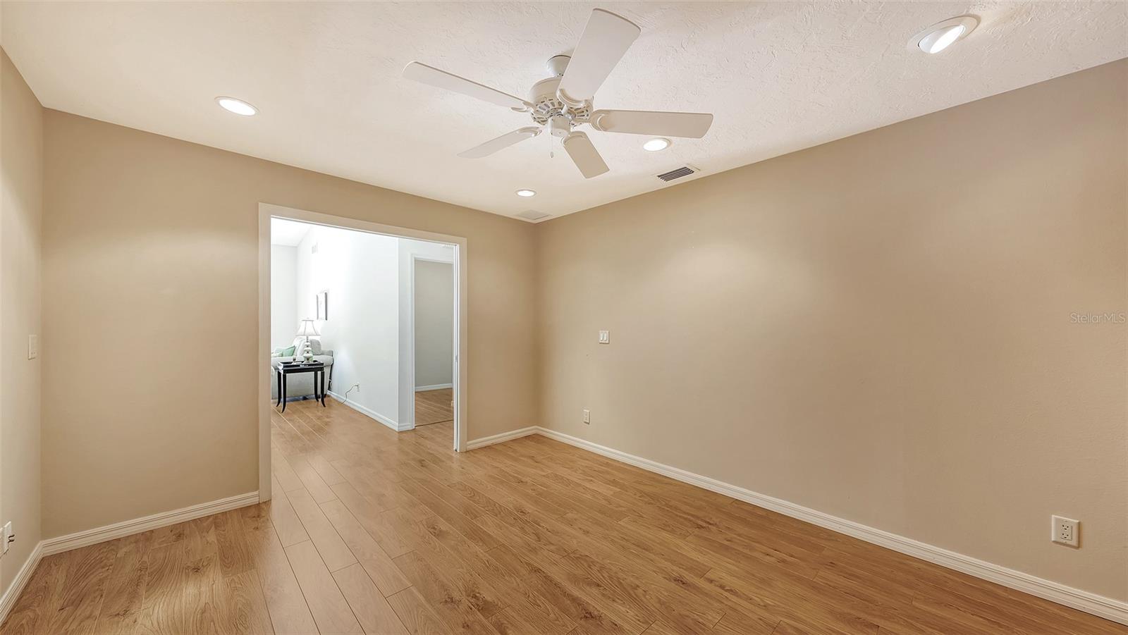 3864 WILSHIRE CIR W #106, SARASOTA, FL, 34238