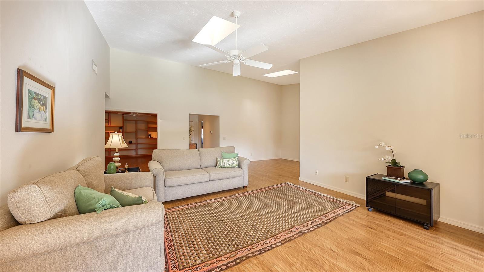 3864 WILSHIRE CIR W #106, SARASOTA, FL, 34238