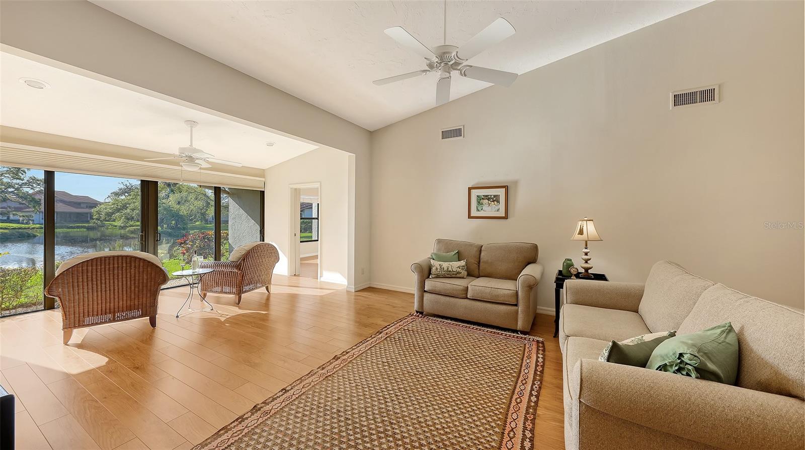 3864 WILSHIRE CIR W #106, SARASOTA, FL, 34238