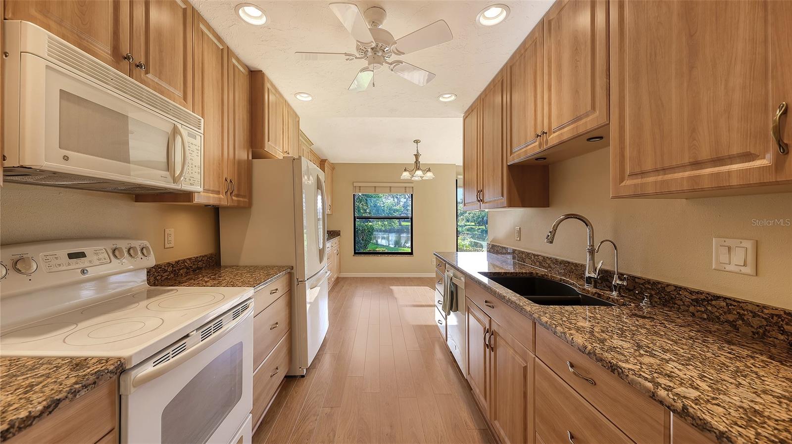 3864 WILSHIRE CIR W #106, SARASOTA, FL, 34238