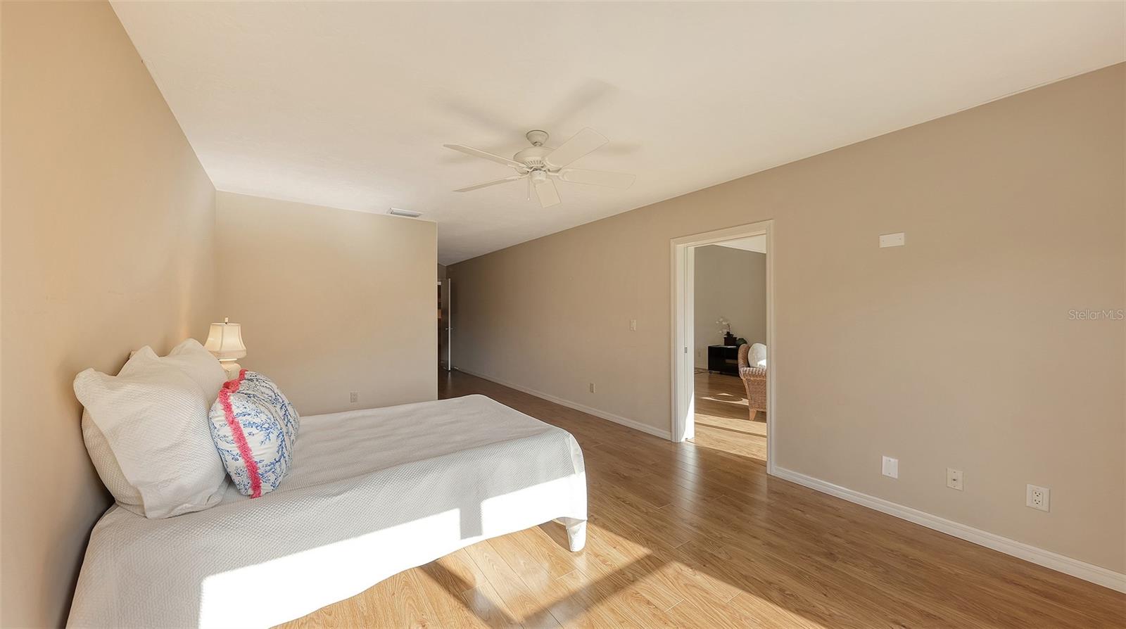 3864 WILSHIRE CIR W #106, SARASOTA, FL, 34238