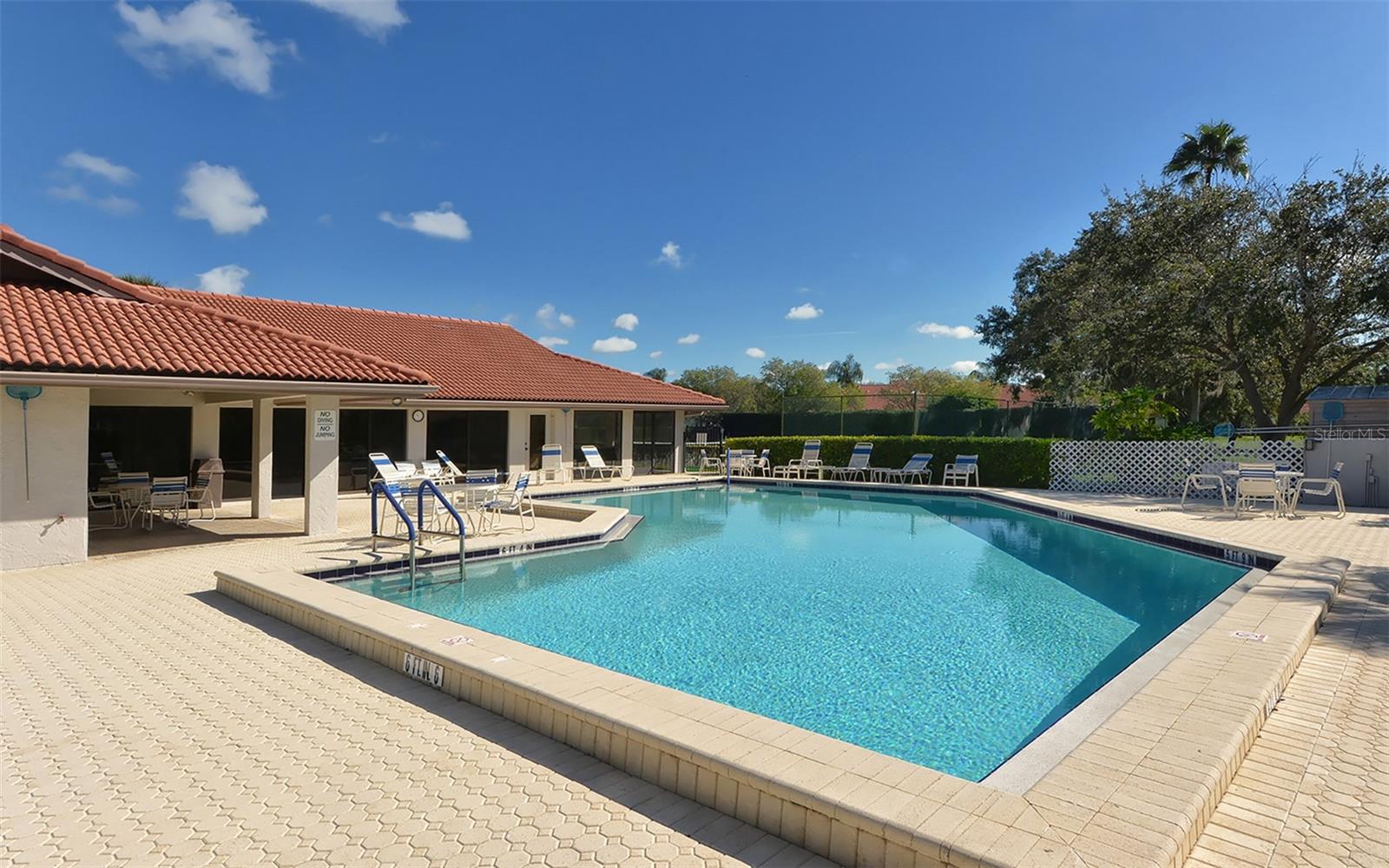 3864 WILSHIRE CIR W #106, SARASOTA, FL, 34238