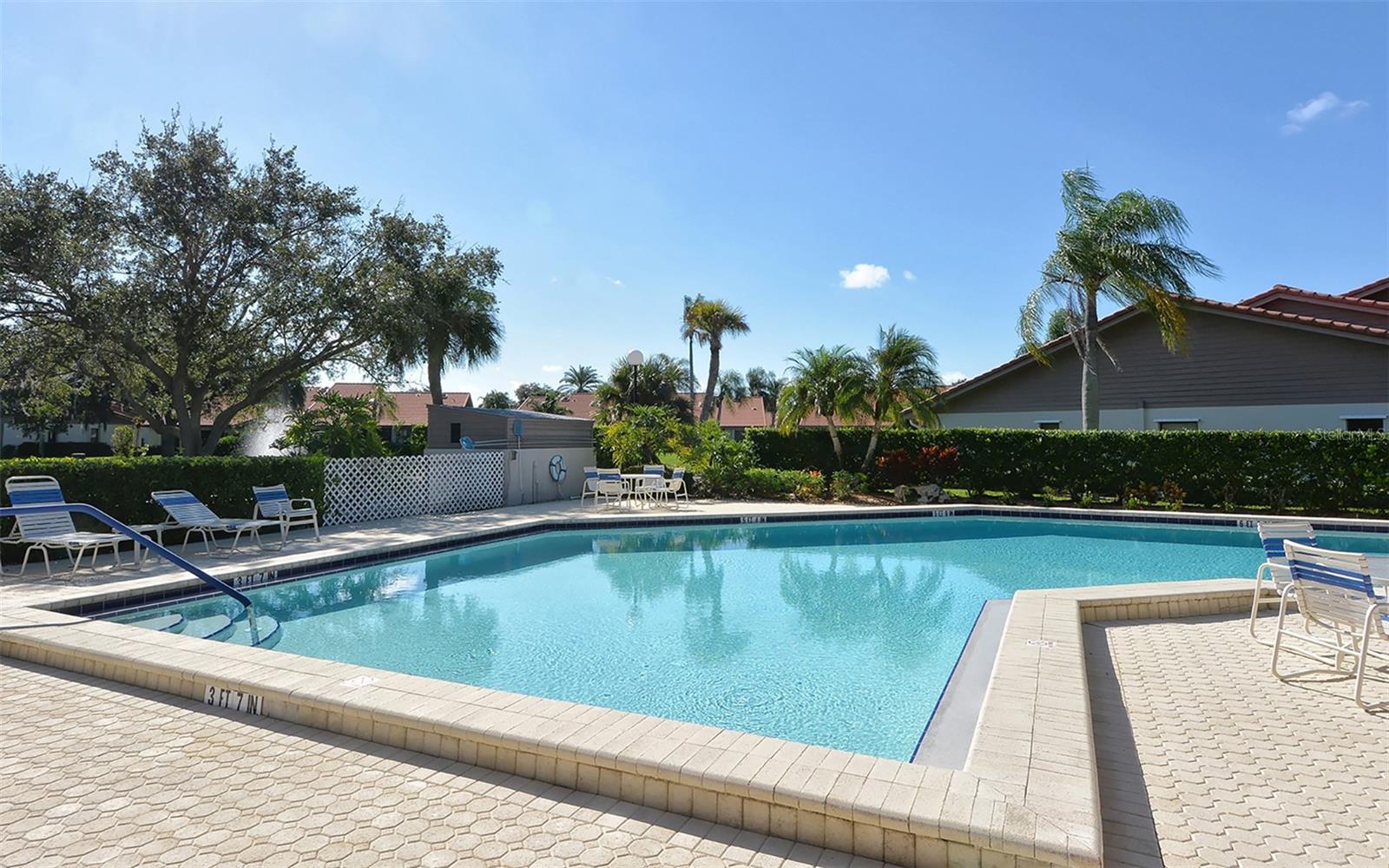 3864 WILSHIRE CIR W #106, SARASOTA, FL, 34238