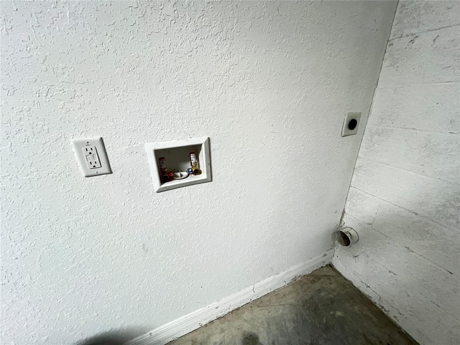 83 GUAVA PASS, OCKLAWAHA, FL, 32179