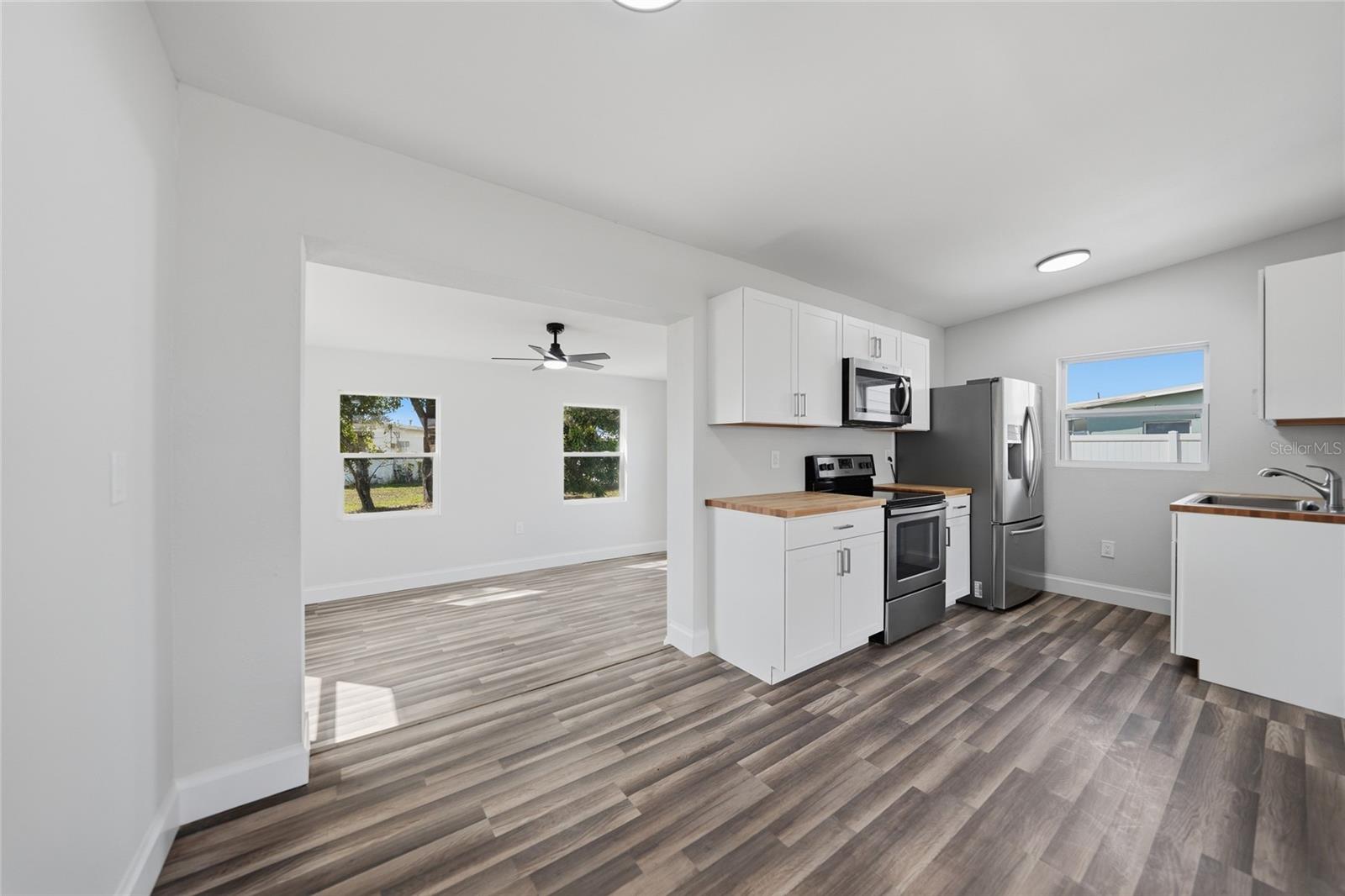 21203 MEEHAN AVE, PORT CHARLOTTE, FL, 33952