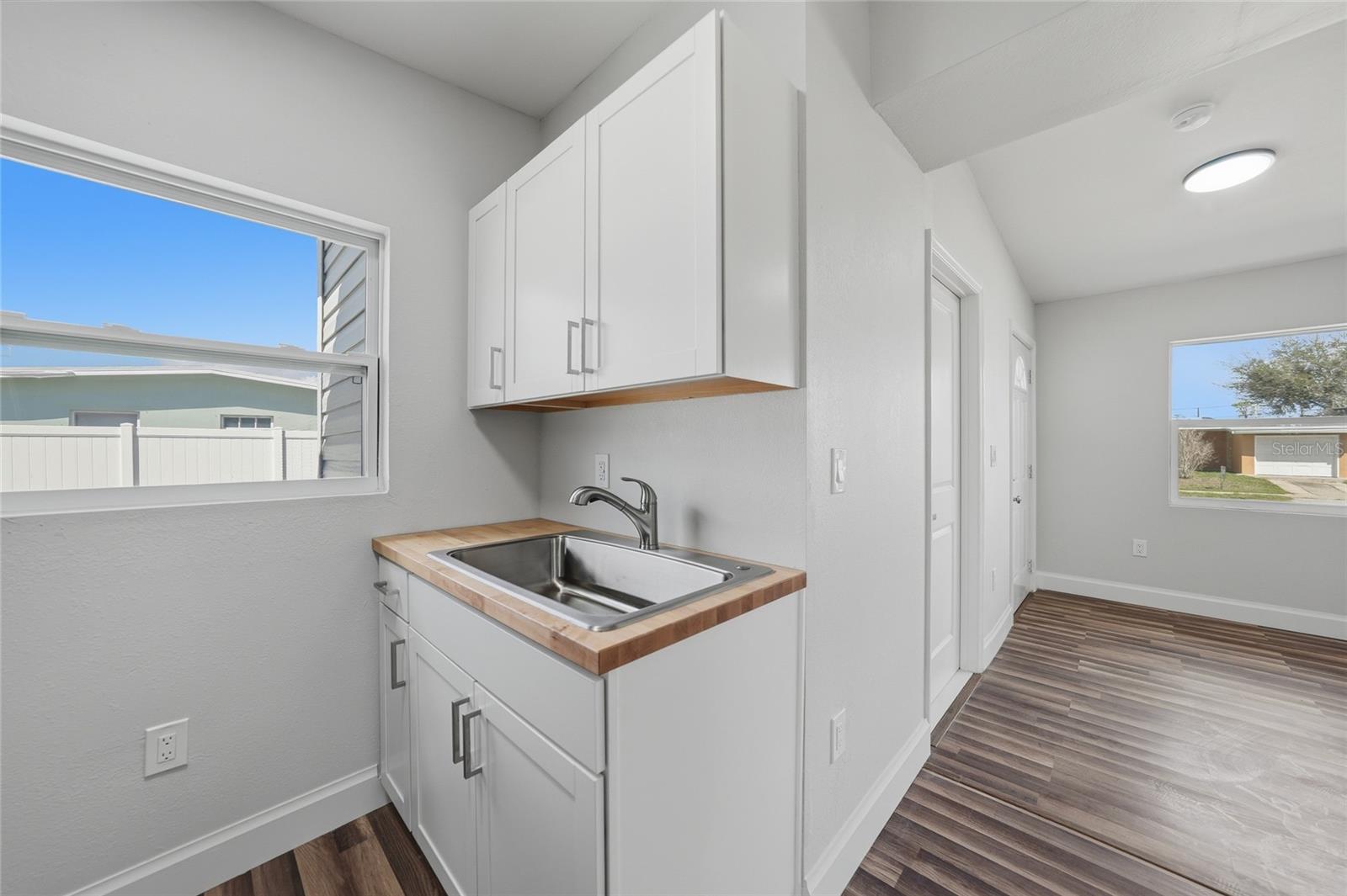 21203 MEEHAN AVE, PORT CHARLOTTE, FL, 33952