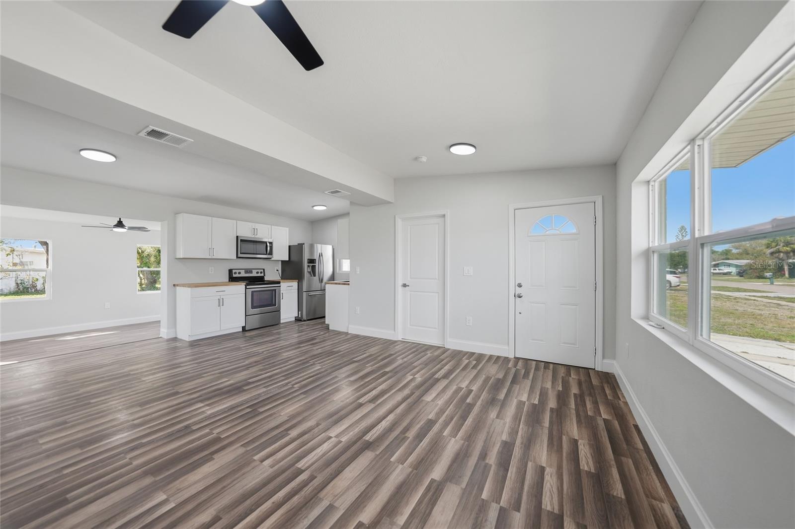 21203 MEEHAN AVE, PORT CHARLOTTE, FL, 33952