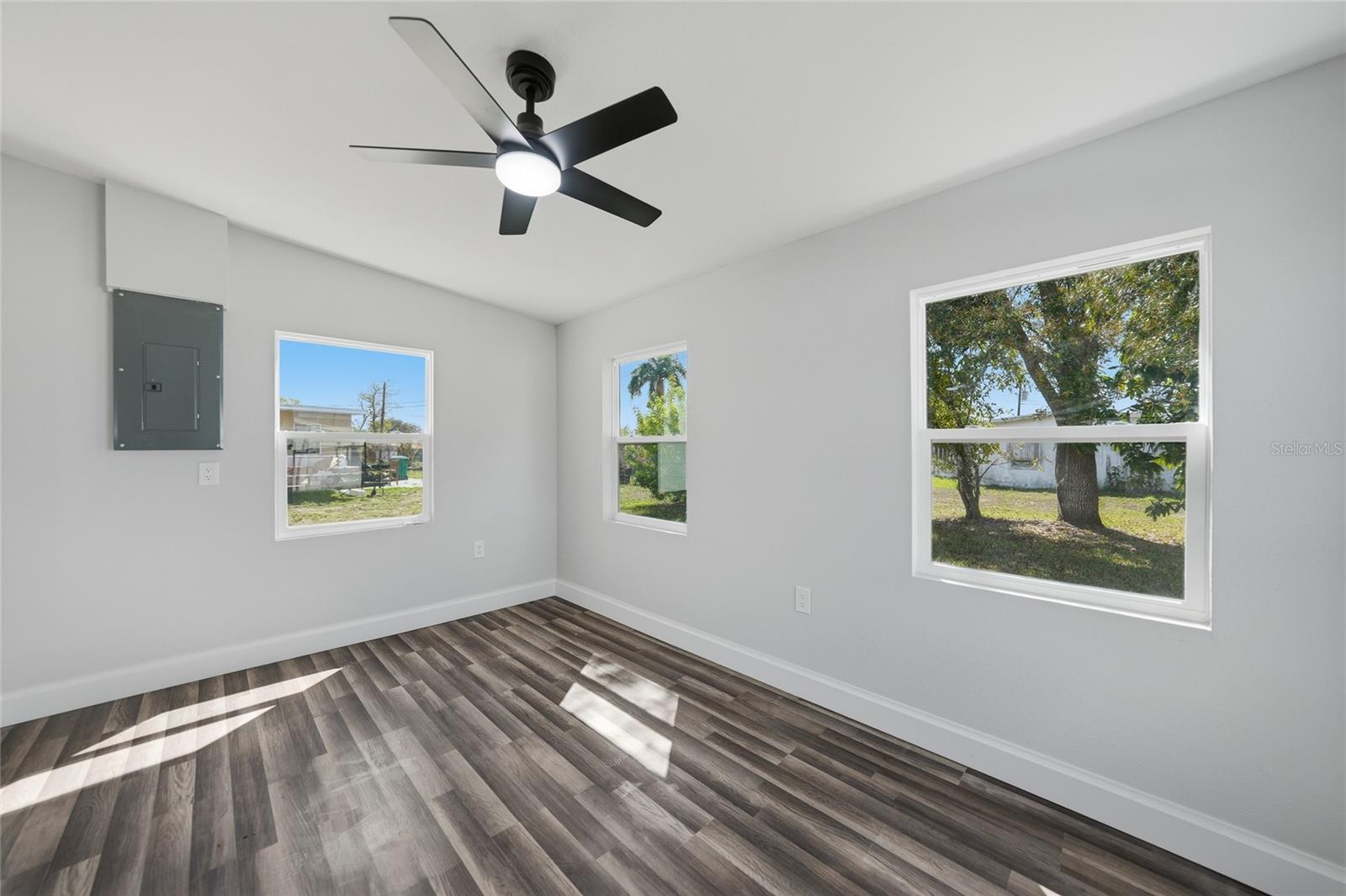 21203 MEEHAN AVE, PORT CHARLOTTE, FL, 33952