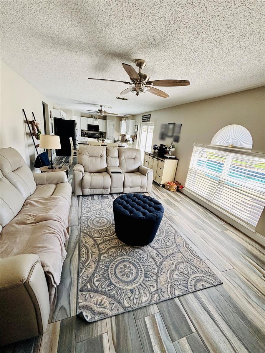 307 VELVETEEN PL, CHULUOTA, FL, 32766