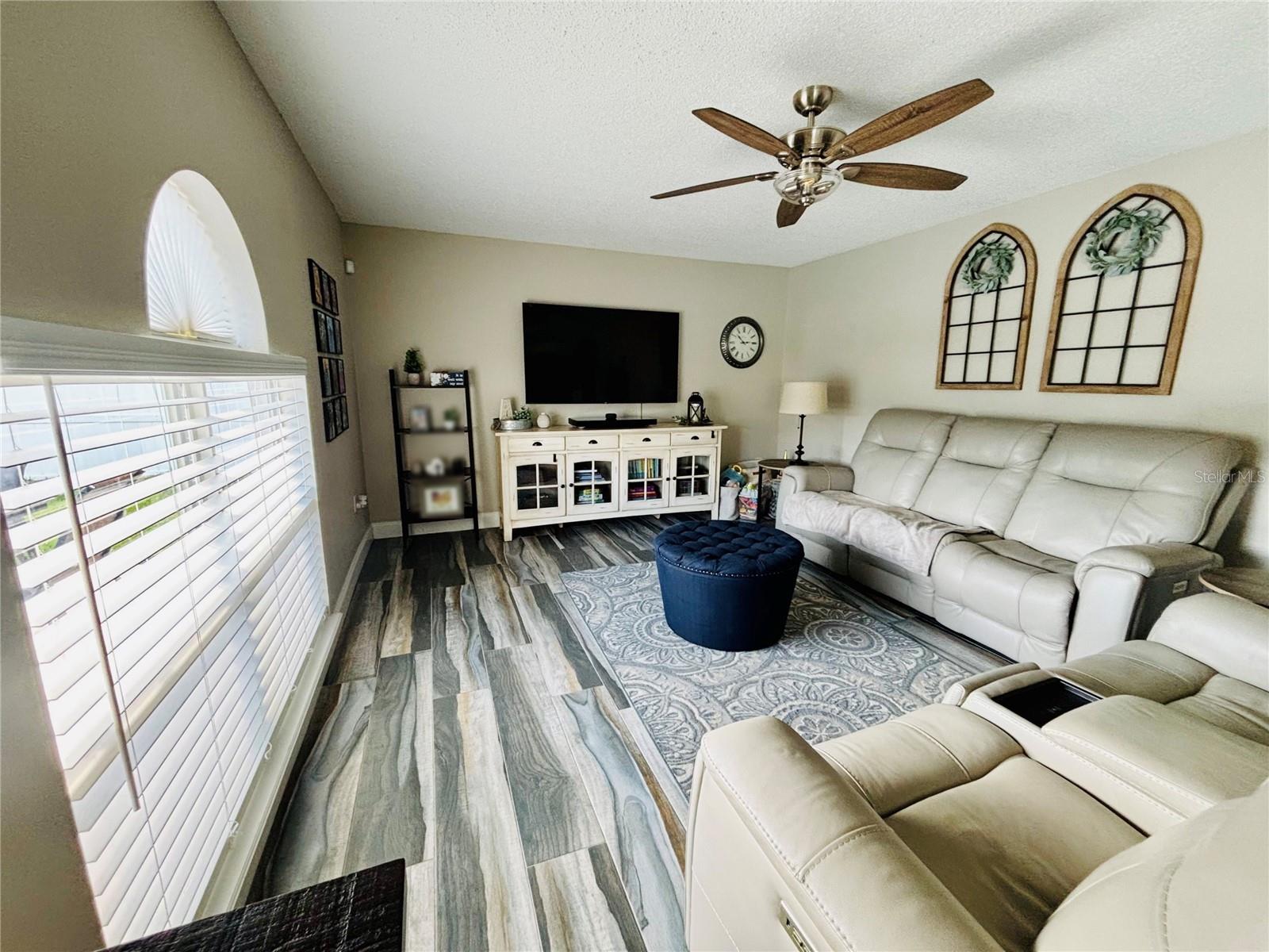 307 VELVETEEN PL, CHULUOTA, FL, 32766