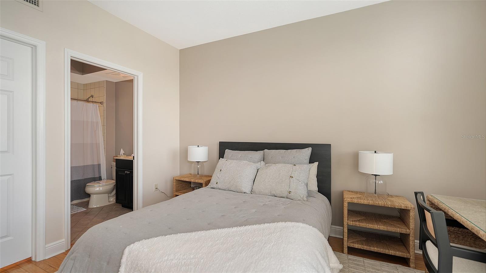 100 CENTRAL AVE #K817, SARASOTA, FL, 34236