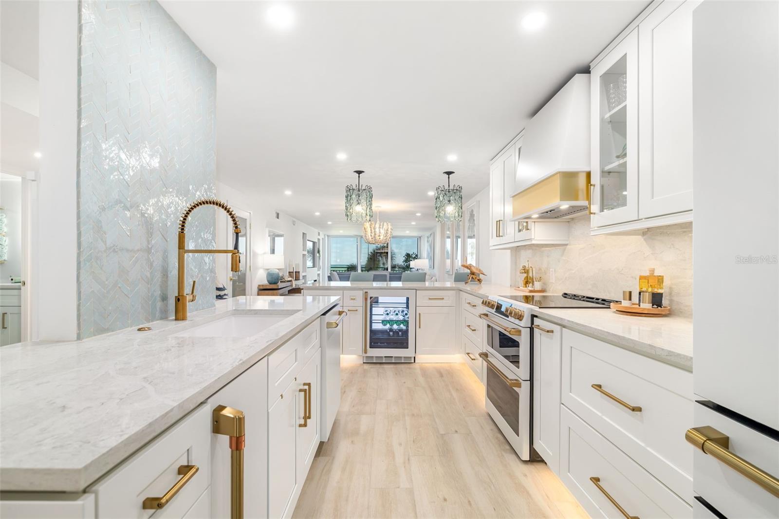 19 WHISPERING SANDS DR #302, SARASOTA, FL, 34242