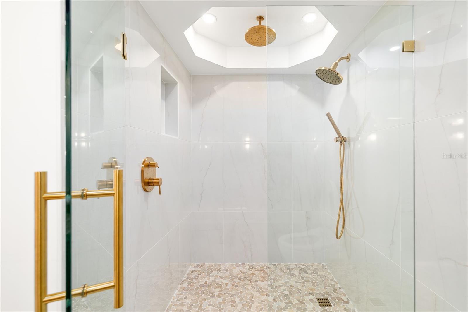 19 WHISPERING SANDS DR #302, SARASOTA, FL, 34242