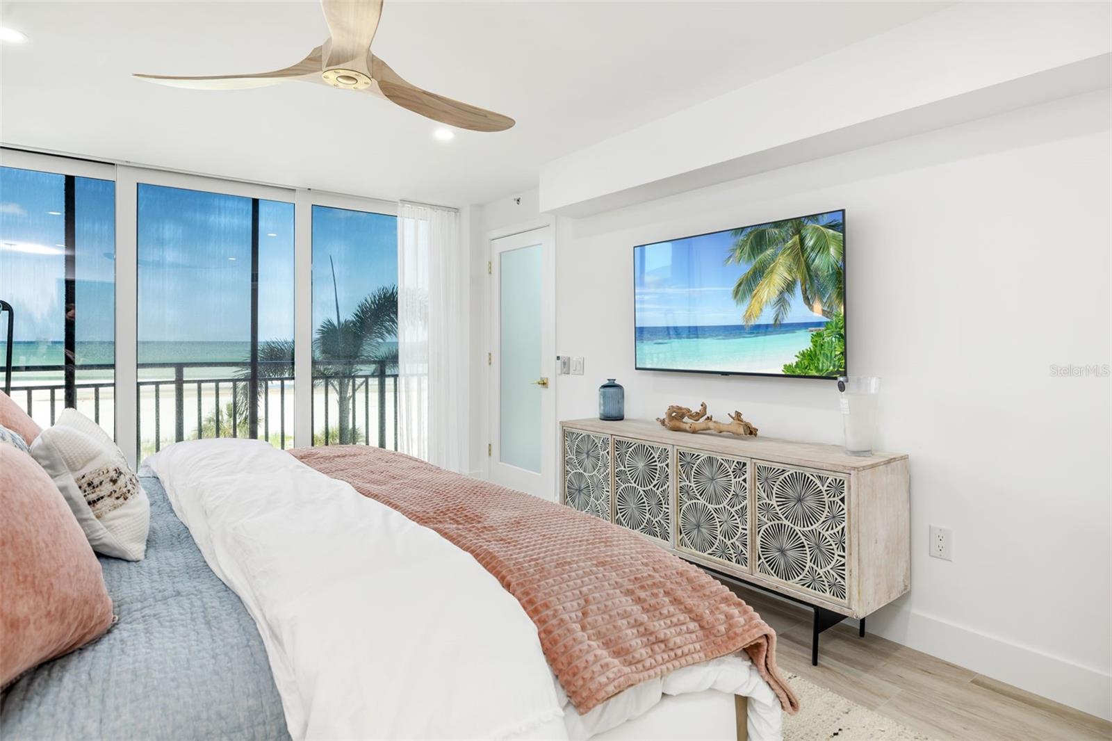 19 WHISPERING SANDS DR #302, SARASOTA, FL, 34242