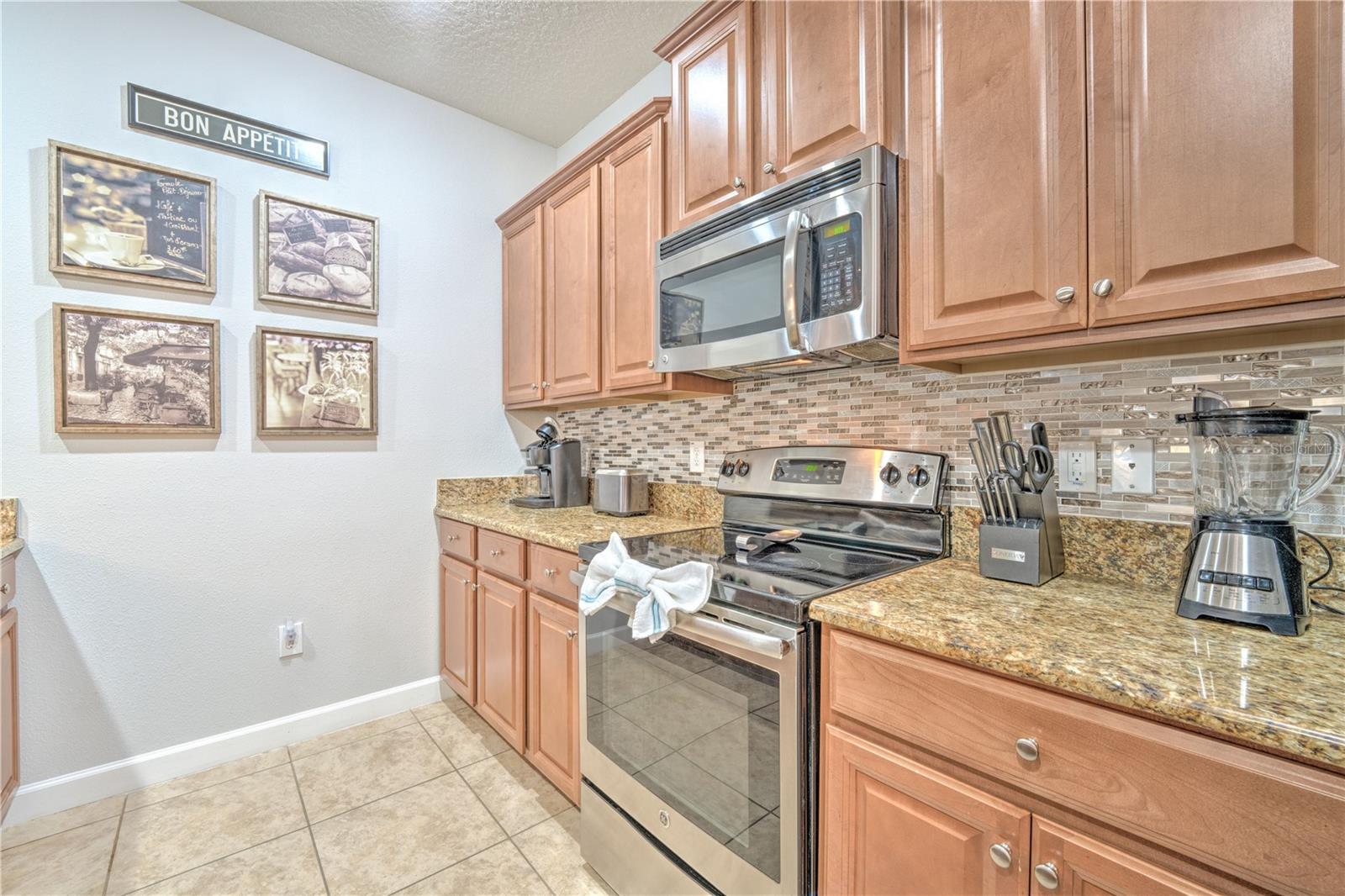 8961 BISMARCK PALM RD, KISSIMMEE, FL, 34747