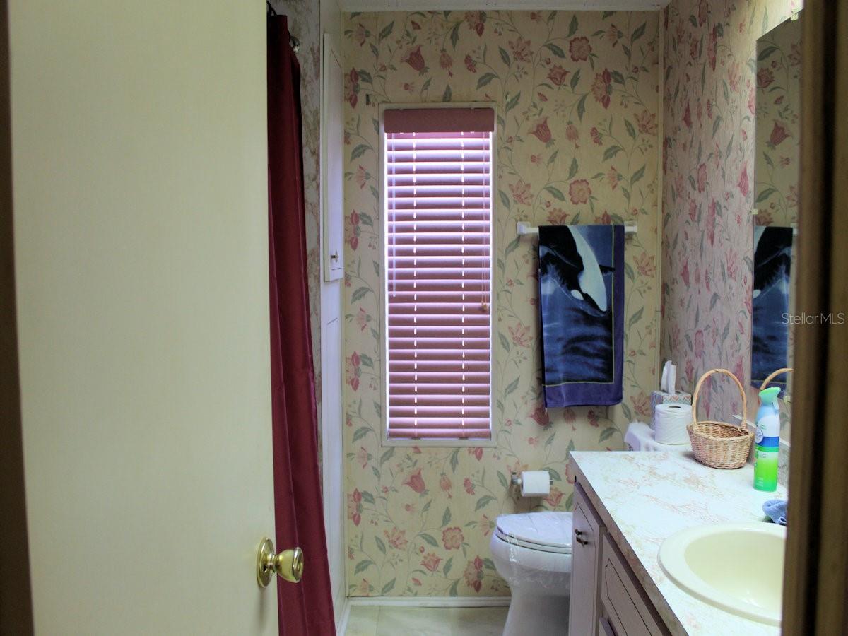 2E PINDO PALM ST E, LARGO, FL, 33770