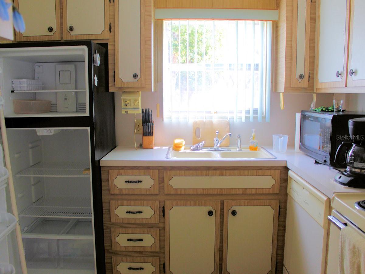 2E PINDO PALM ST E, LARGO, FL, 33770