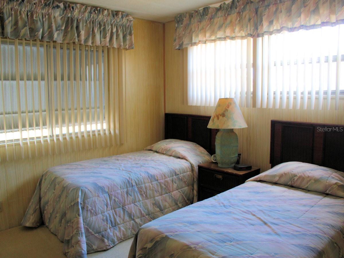 2E PINDO PALM ST E, LARGO, FL, 33770