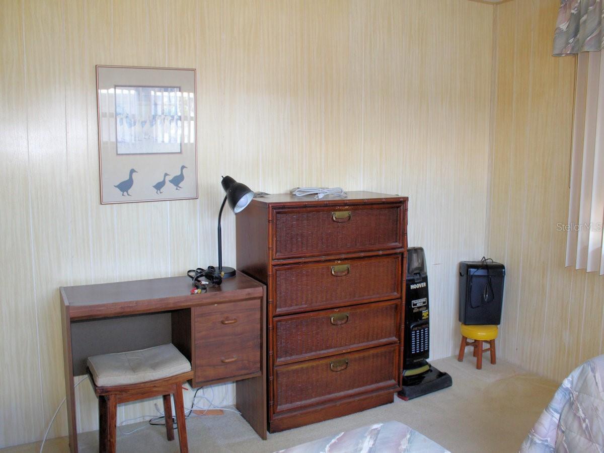 2E PINDO PALM ST E, LARGO, FL, 33770