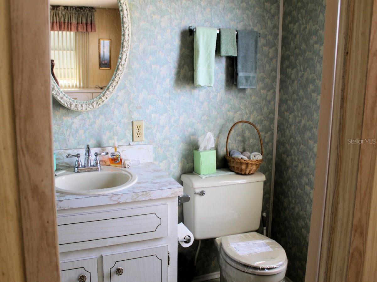 2E PINDO PALM ST E, LARGO, FL, 33770