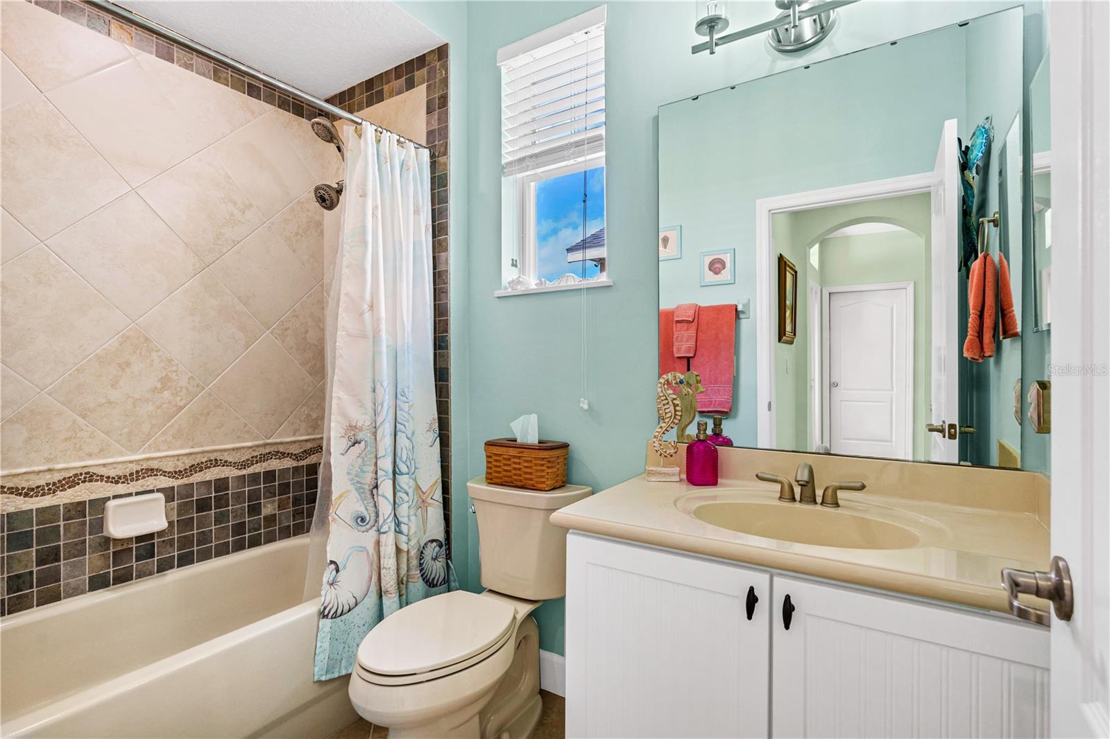 425 CHAMPION RIDGE DR, DAYTONA BEACH, FL, 32124