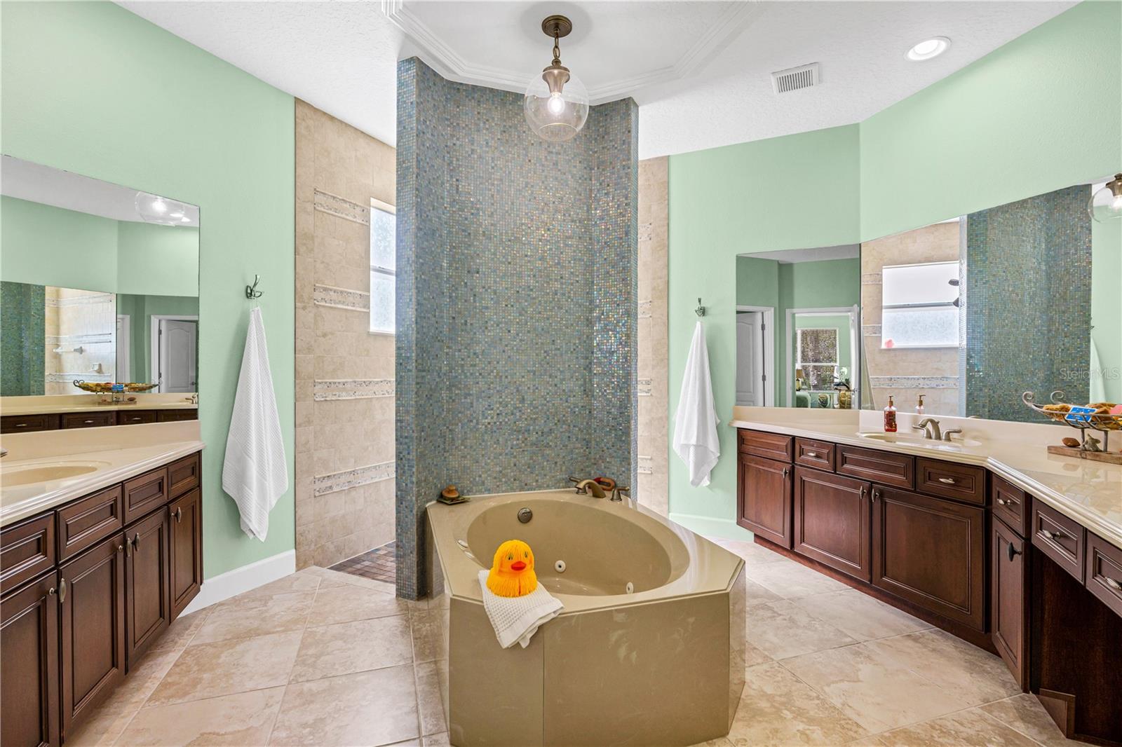 425 CHAMPION RIDGE DR, DAYTONA BEACH, FL, 32124