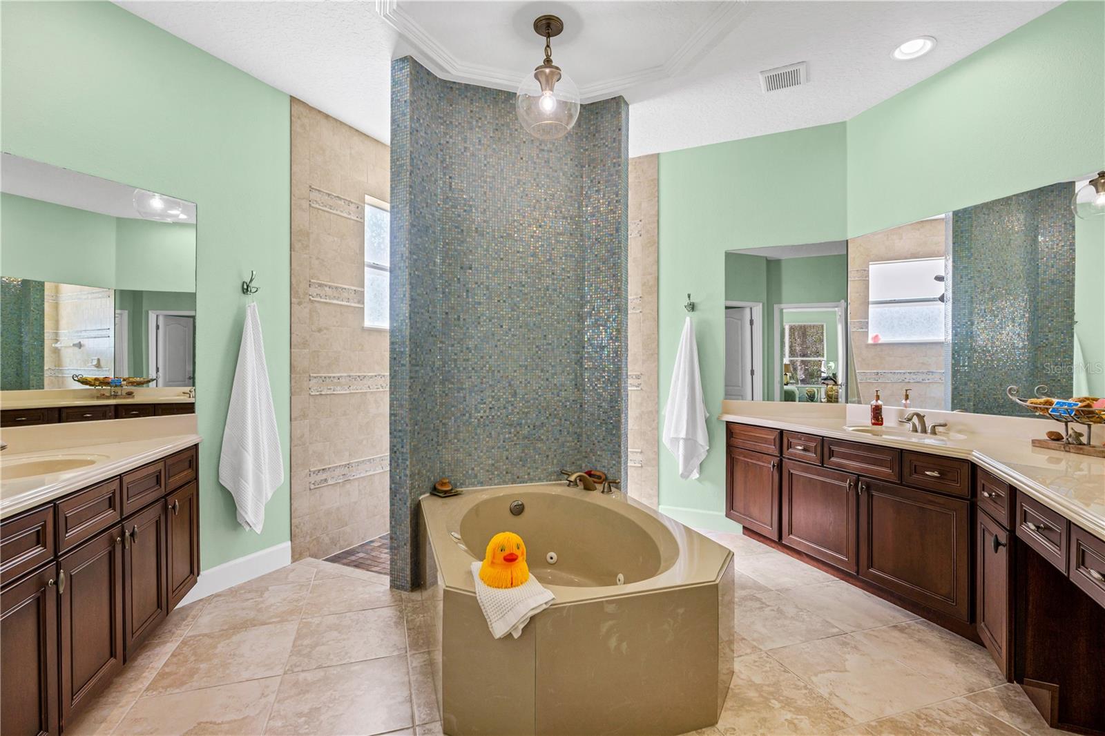 425 CHAMPION RIDGE DR, DAYTONA BEACH, FL, 32124