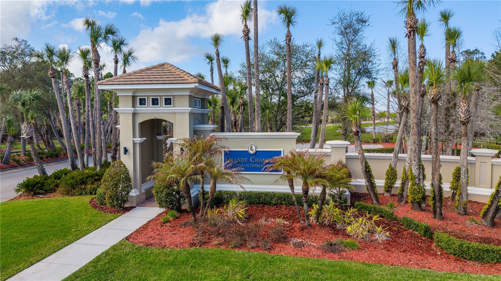 425 CHAMPION RIDGE DR, DAYTONA BEACH, FL, 32124