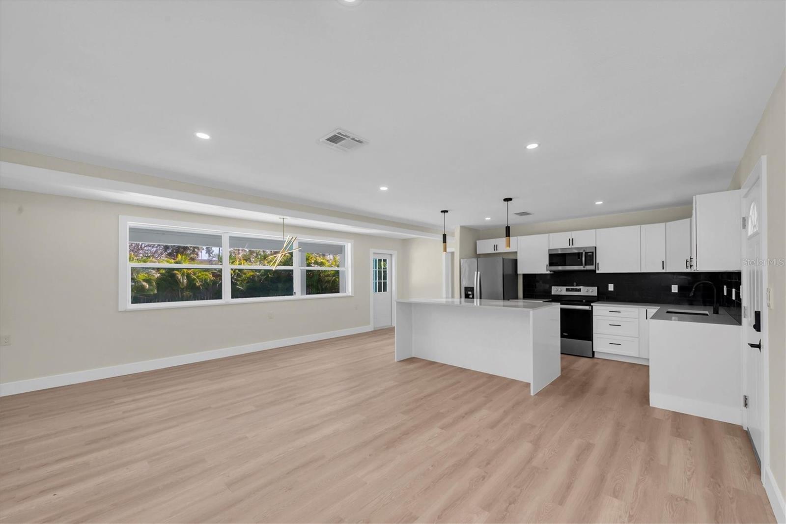 4135 SHORE ACRES BLVD NE, ST PETERSBURG, FL, 33703