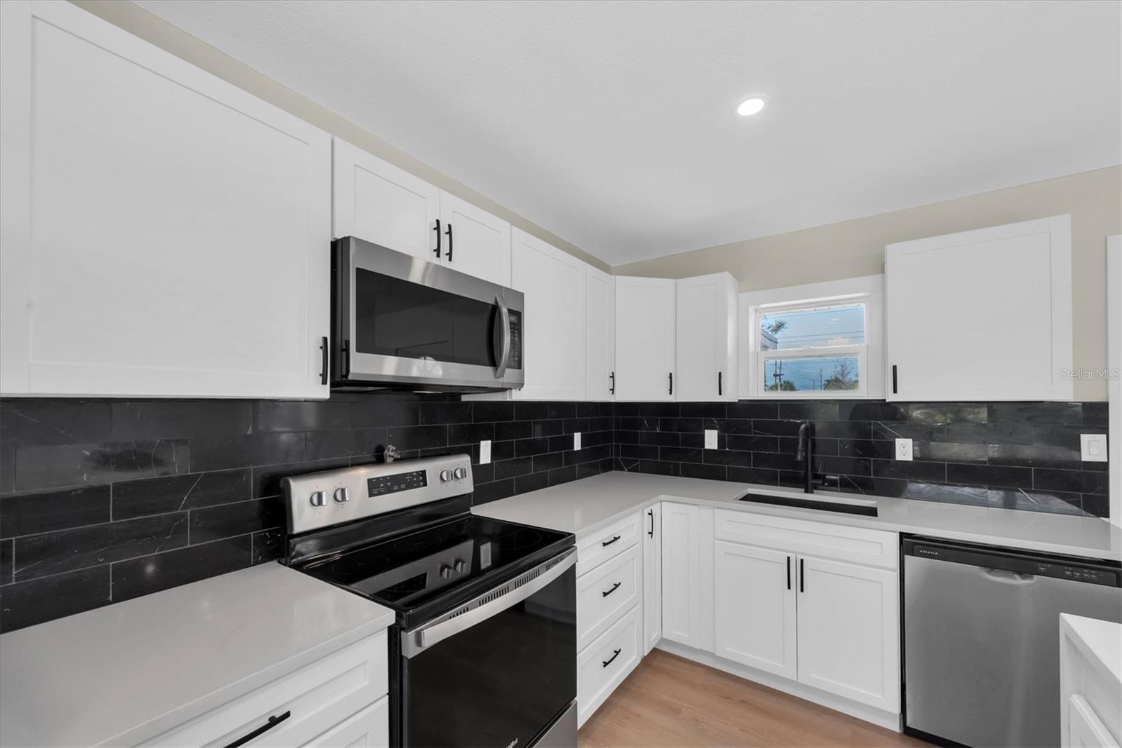 4135 SHORE ACRES BLVD NE, ST PETERSBURG, FL, 33703