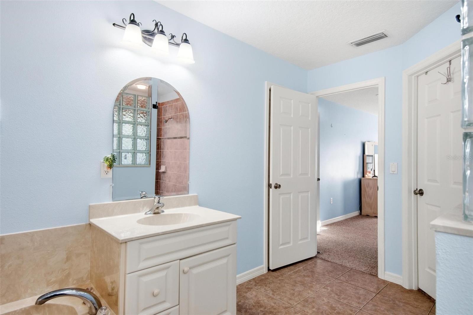 12 S LAKEWALK DR, PALM COAST, FL, 32137