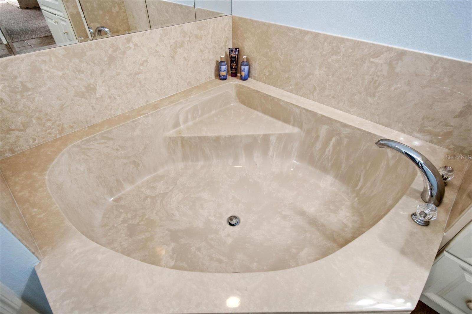 12 S LAKEWALK DR, PALM COAST, FL, 32137