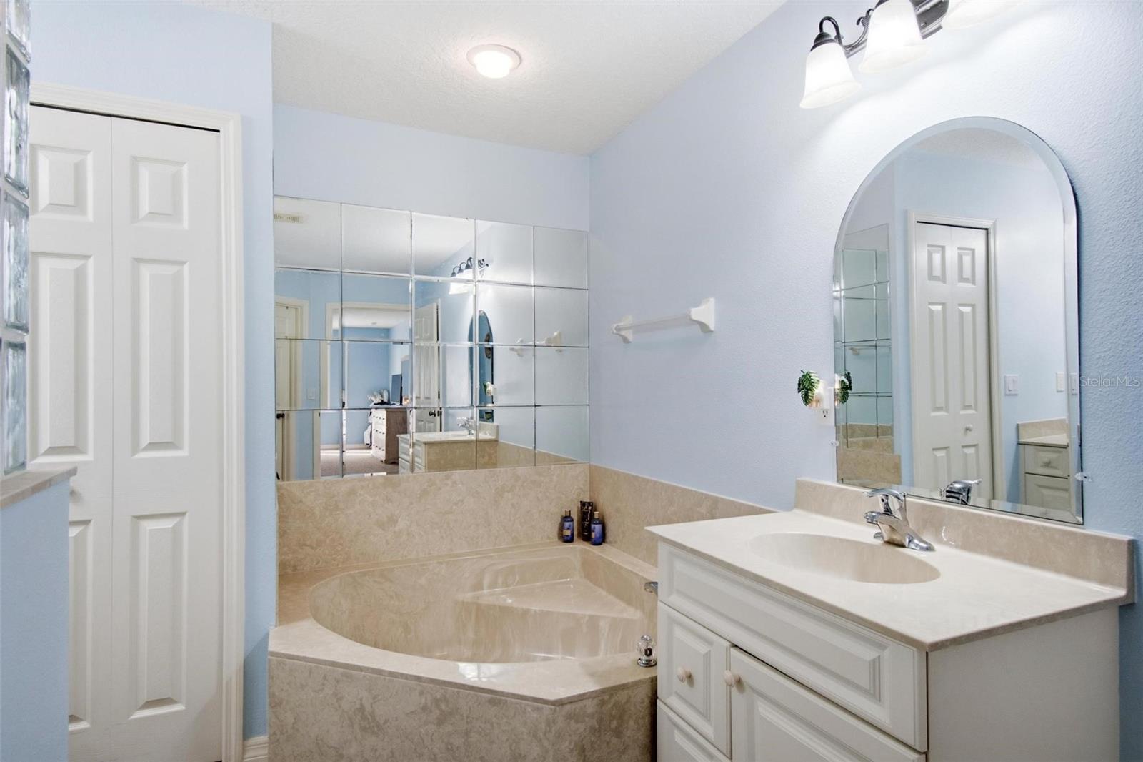 12 S LAKEWALK DR, PALM COAST, FL, 32137