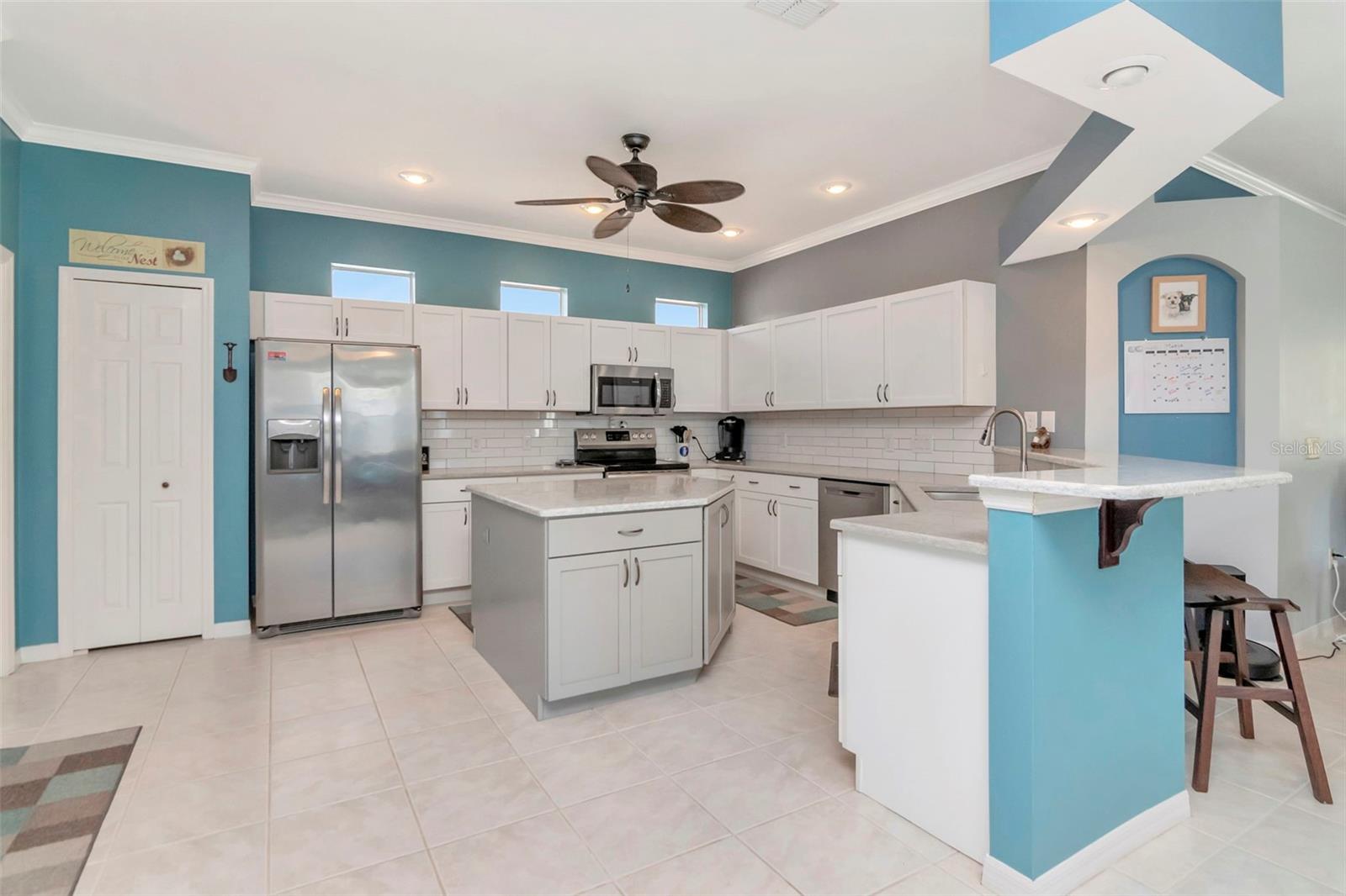 8205 PONKAN RD, LAND O LAKES, FL, 34637