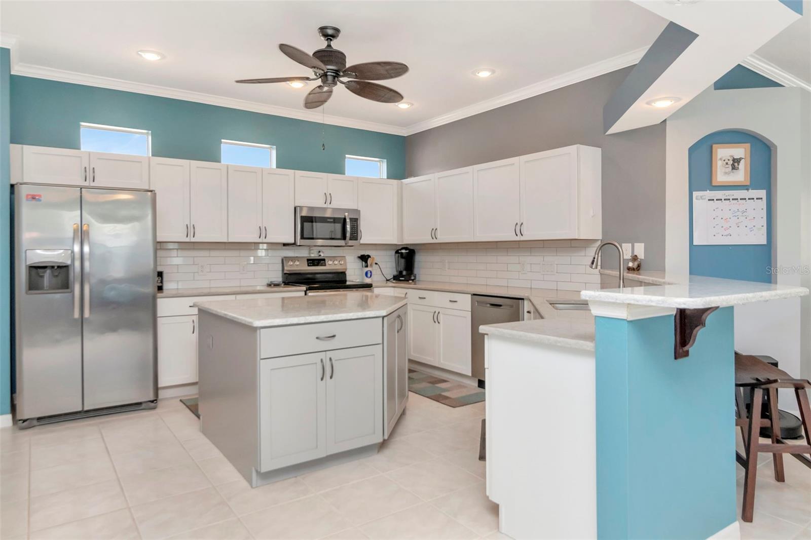 8205 PONKAN RD, LAND O LAKES, FL, 34637