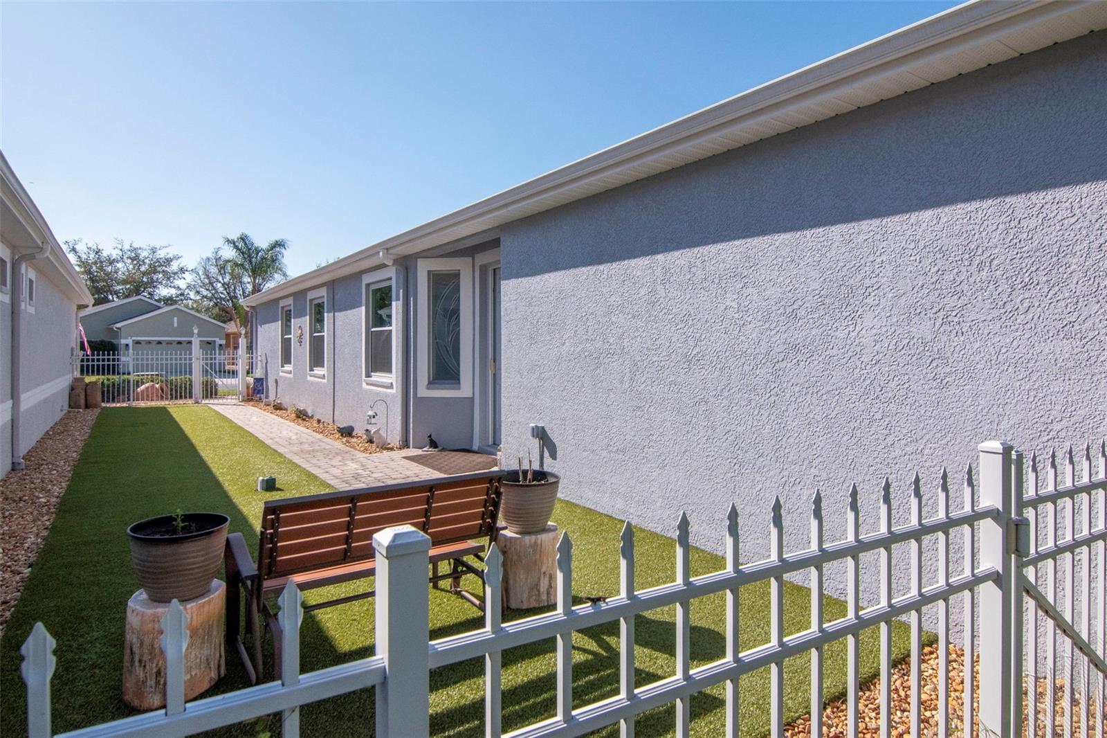 8205 PONKAN RD, LAND O LAKES, FL, 34637