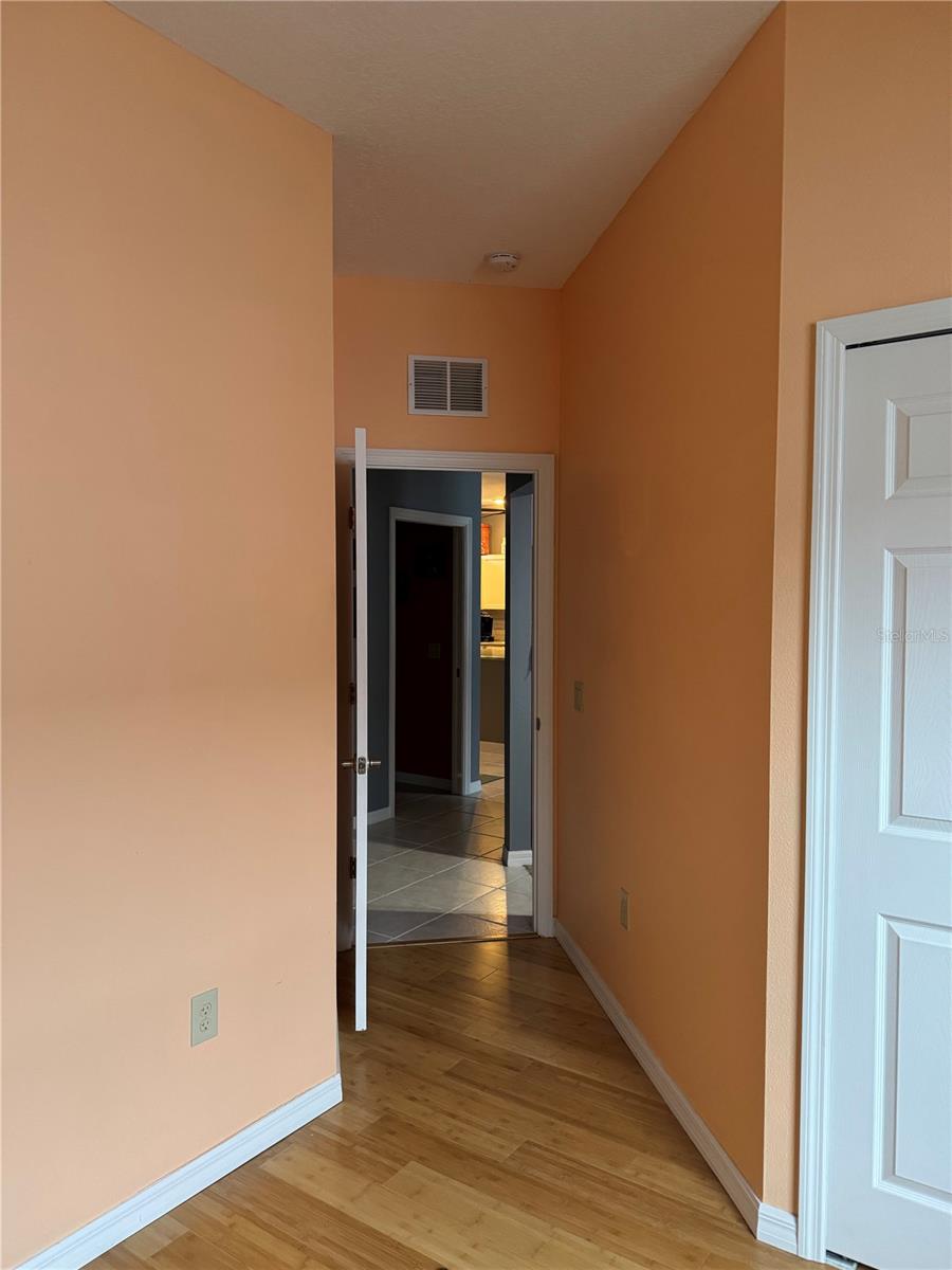 8205 PONKAN RD, LAND O LAKES, FL, 34637