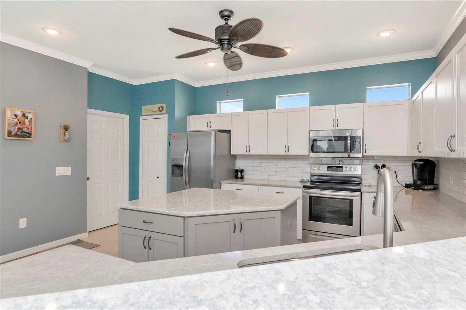 8205 PONKAN RD, LAND O LAKES, FL, 34637