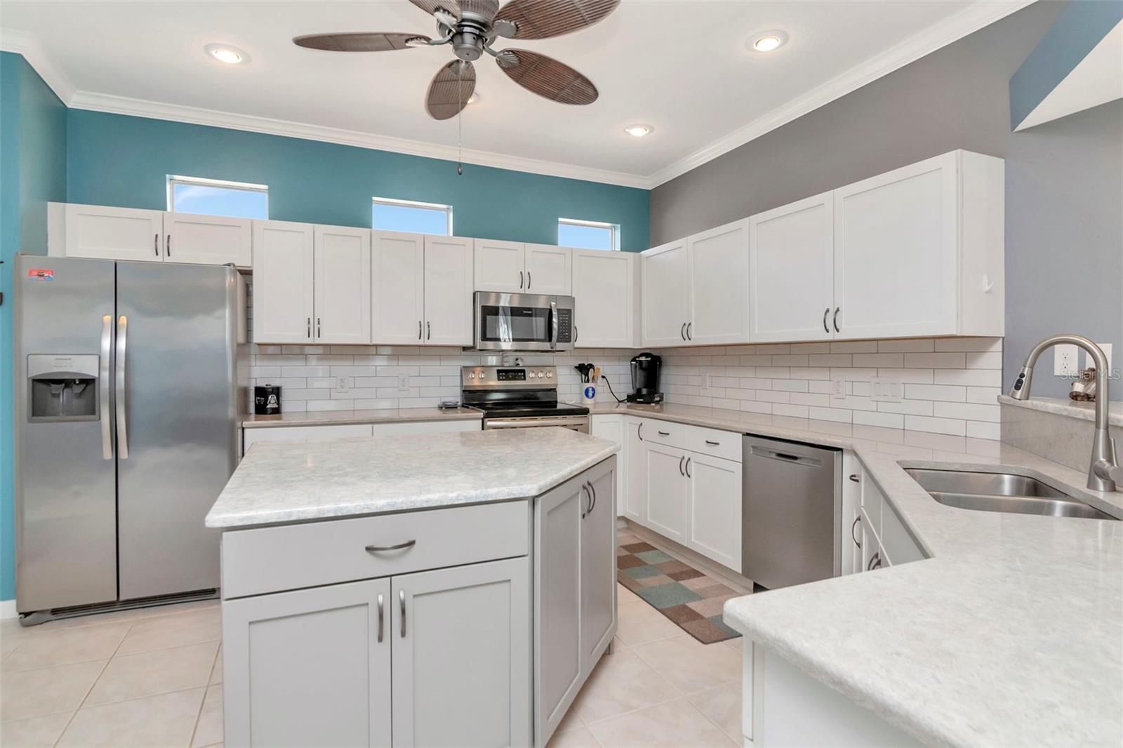 8205 PONKAN RD, LAND O LAKES, FL, 34637