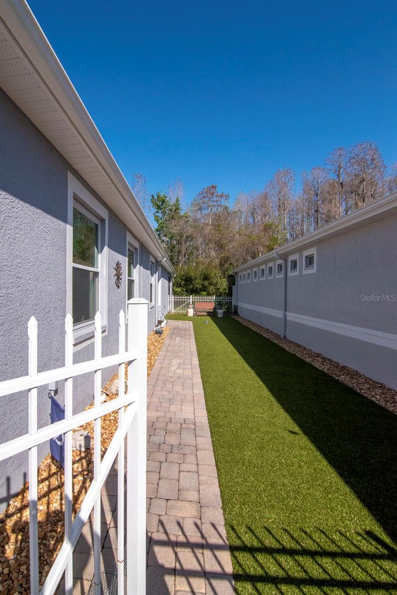 8205 PONKAN RD, LAND O LAKES, FL, 34637